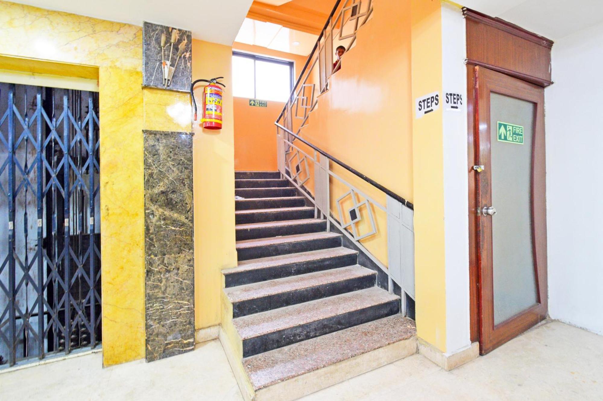 Super Townhouse Ameerpet Balkampet Road Hyderabad Ngoại thất bức ảnh